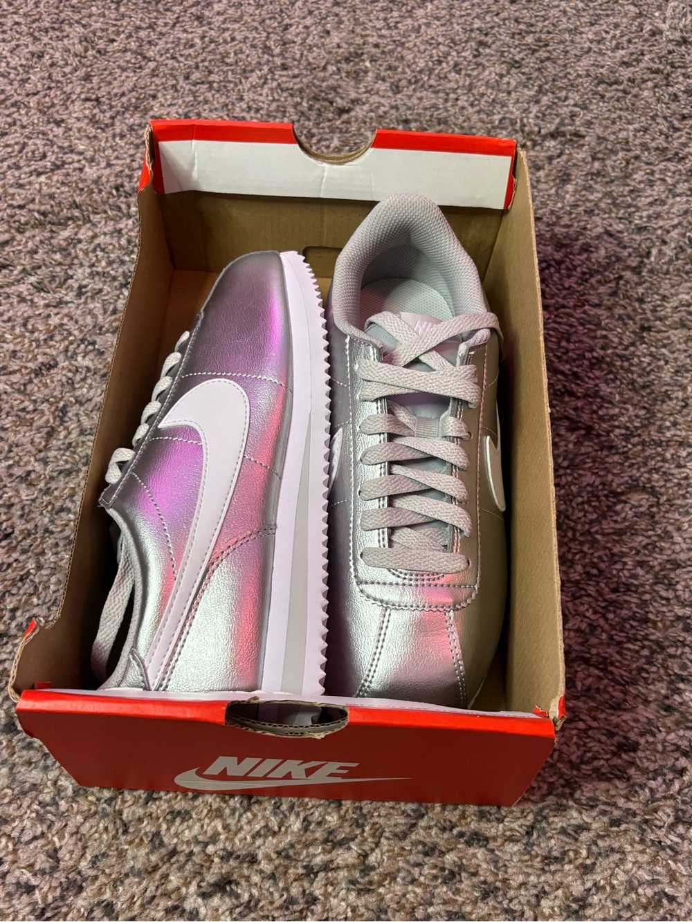 NEW Nike Cortez Women’s Size 7 Metallic Silver White Grey Fog Sneakers - Picture 6 of 8
